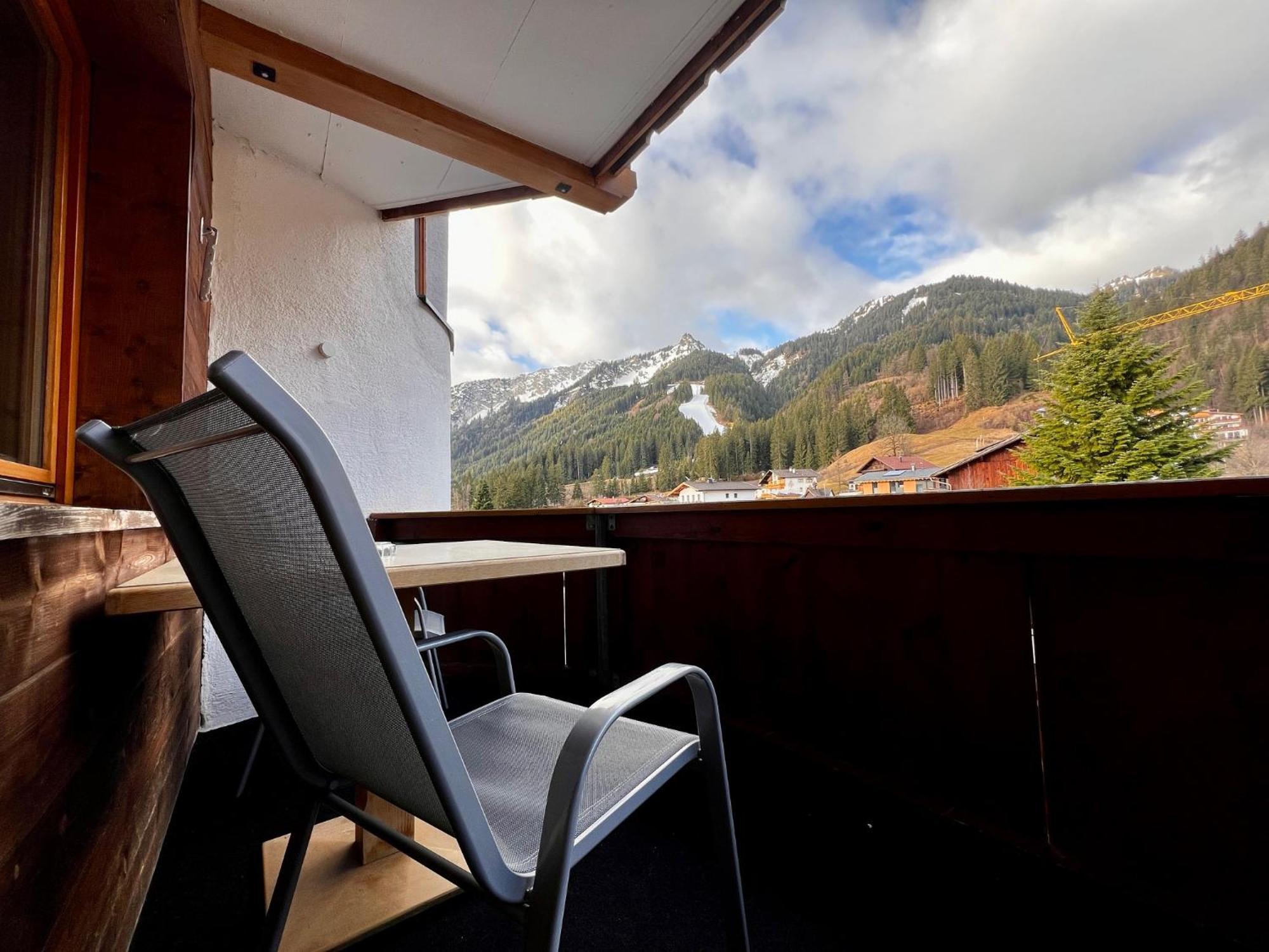 Lechlife Travelhouse Aparthotel Reutte Exterior photo