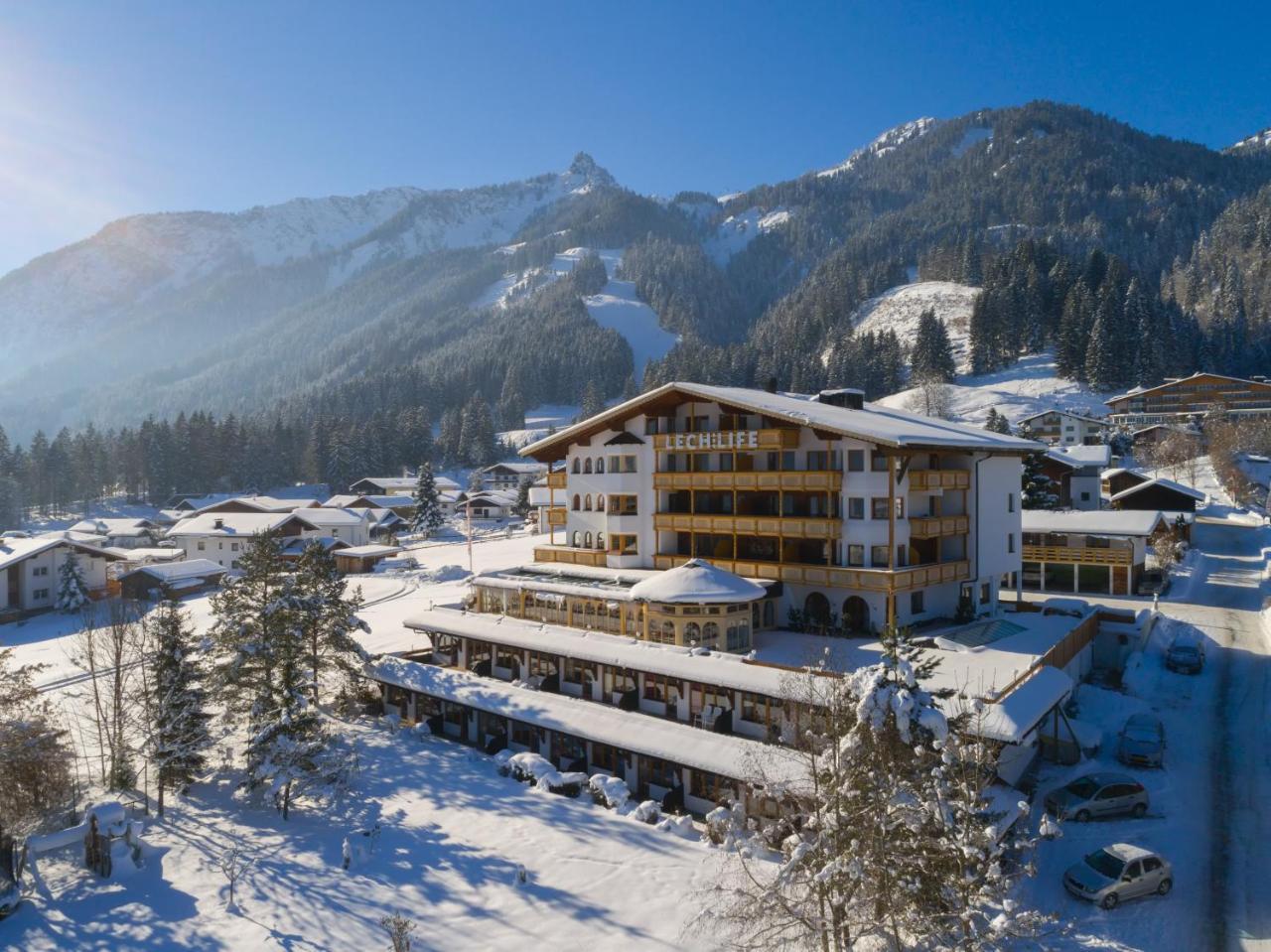 Lechlife Travelhouse Aparthotel Reutte Exterior photo